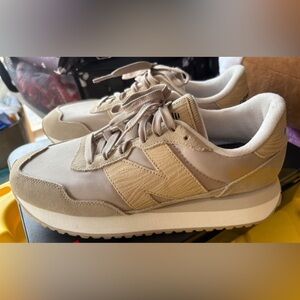 New Balance Women's Tan Sneakers